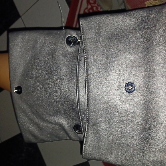 Vera Wang Crossbody Gunmetal Metallic Leather - Picture 3 of 8